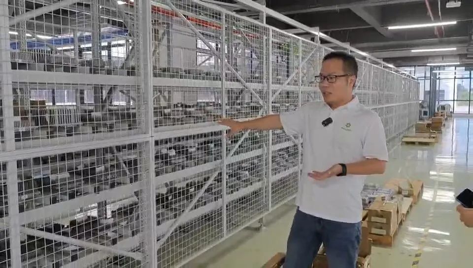 自動(dòng)化立體倉庫,立體倉庫,藍(lán)天智能,Miniload,堆垛機(jī),穿梭車